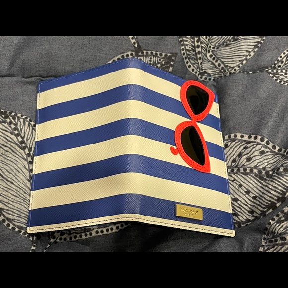 Kate spade passport holder - Picture 2 of 4